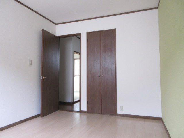 【洋室】 | レイクビレッジ好村B