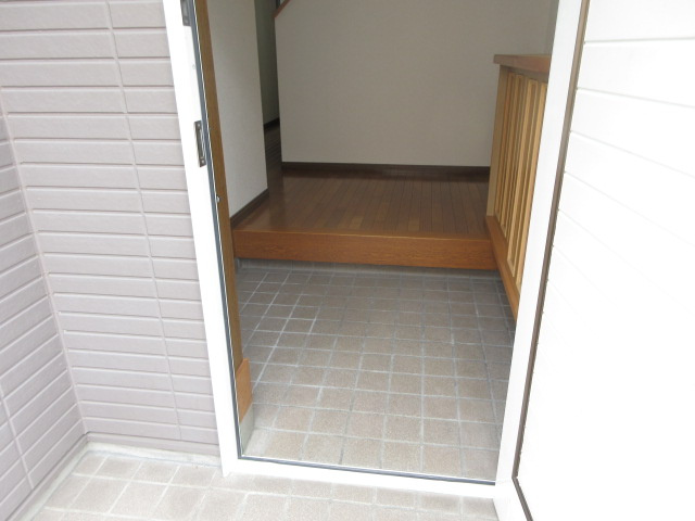 【玄関】 | レイクビレッジ好村B