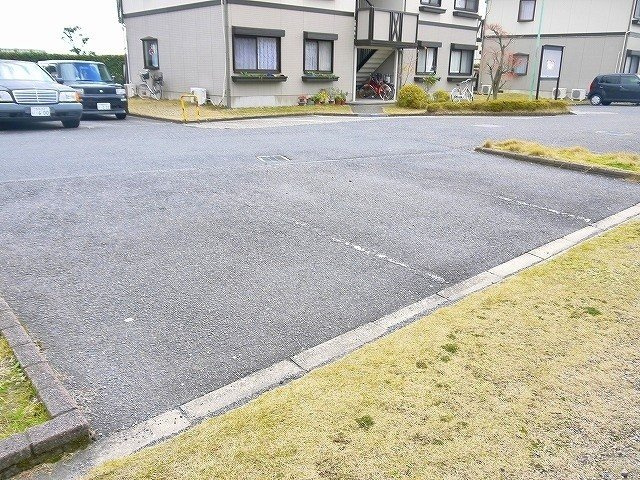 グリーンレジデンスCの駐車場