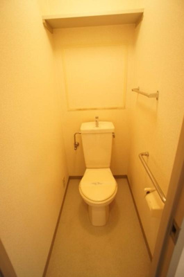 【トイレ】 | メルベーユ出戸 | 広めのトイレ