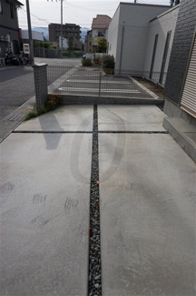 【駐車場】