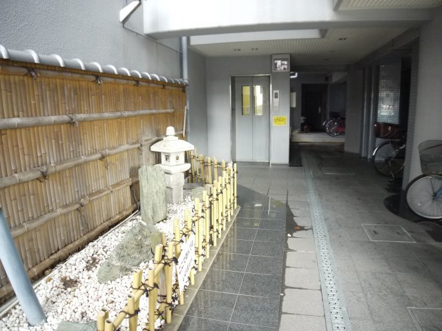 【エントランス】 | ホールズ1号館