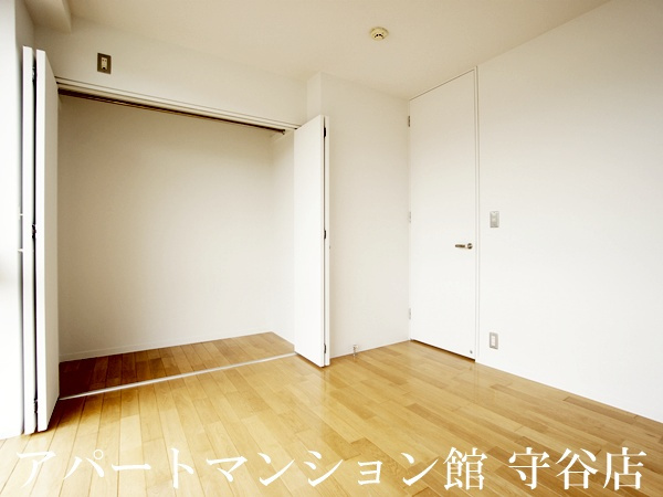 ストリームの洋室