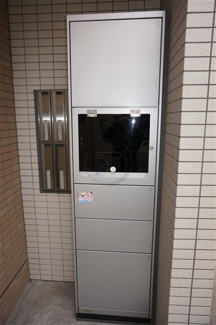 【ロビー】 | 宅配ＢＯＸ付なので便利です
