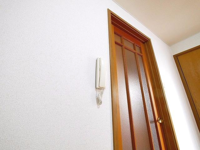 シャトレー富堂Aの設備|インターホンが付いているお部屋です。