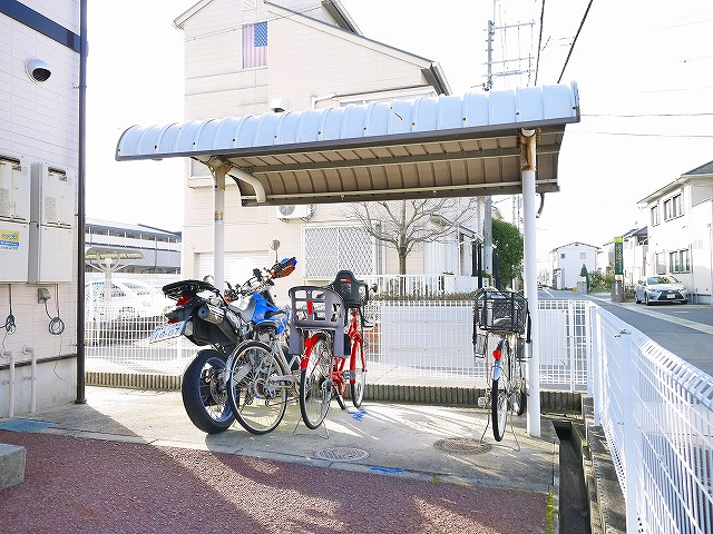 シャトレー富堂Aのその他共用部分|自転車置き場があります。