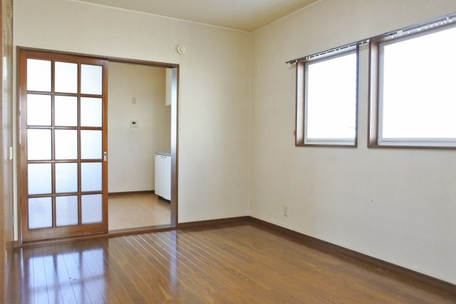 ファミリープラザFの洋室