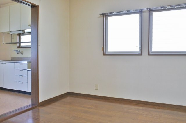 ファミリープラザFの洋室