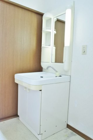 ファミリープラザFの独立洗面台