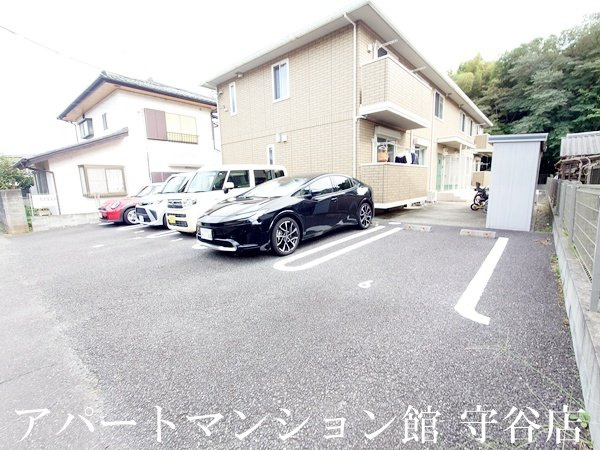 ボナールの駐車場