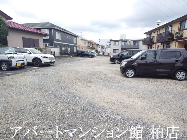 ヴィルヌープⅢの駐車場