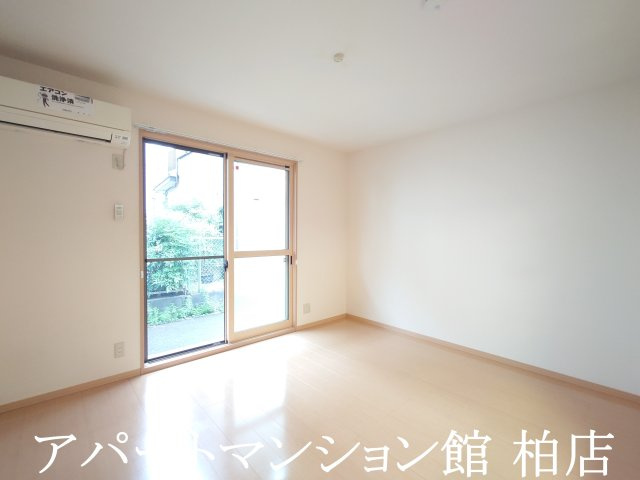 ヴィルヌープⅢの居間・リビング