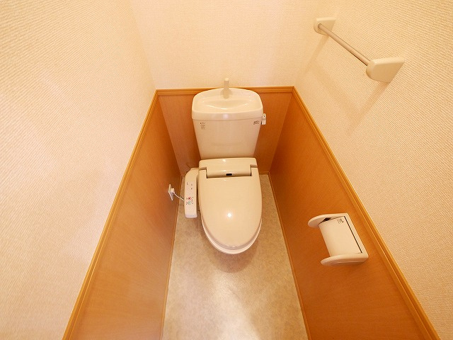 リビングタウン新大宮　Ｄ棟のトイレ|ゆったりとした空間のトイレです