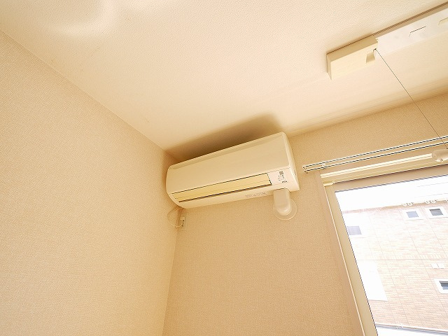 リビングタウン新大宮　Ｄ棟の設備|エアコン