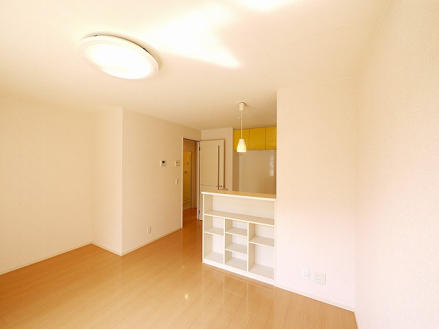 リビングタウン新大宮　Ｄ棟の居間・リビング|ゆったりとした居間です