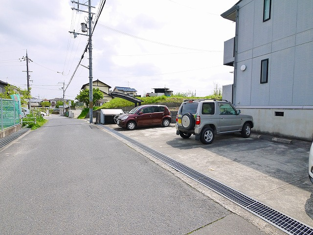 プレミールアオノの駐車場|駐車場です