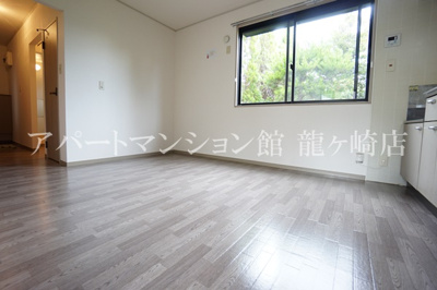 【居間・リビング】 | クレスト藤ヶ丘Ａ