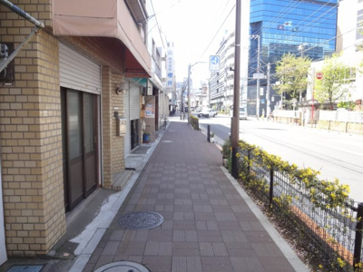 【周辺】 | 木村ビル | 木村ビル　建物前　日暮里中央通り沿いの物件で夜道安心です！