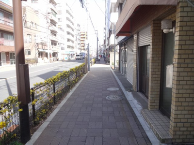 【周辺】 | 木村ビル | 木村ビル　建物前　日暮里中央通り沿いの物件で夜道安心です！