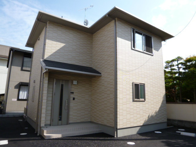 プラージュの外観