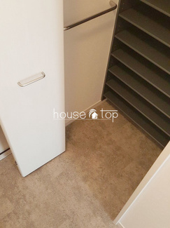 【玄関】 | Y's court甲子園 | Y's court