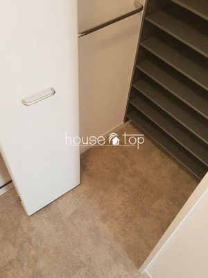 【玄関】 | Y's court甲子園 | Y's court