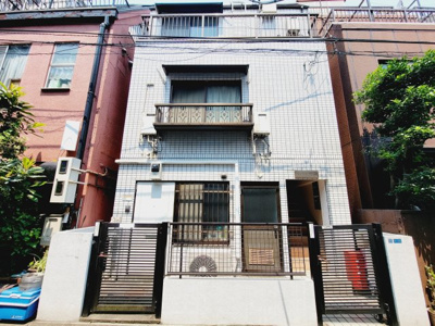 【外観】 | ジュネス根岸 | ジュネス根岸　閑静な住宅街で静かな環境！入谷駅から徒歩６分・鶯谷駅から徒歩８分！鉄骨造の３階建て外観タイル張りマンション。１フロア２世帯！全室角部屋の２面採光！