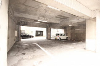 【駐車場】