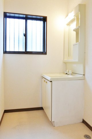 有薗邸の独立洗面台