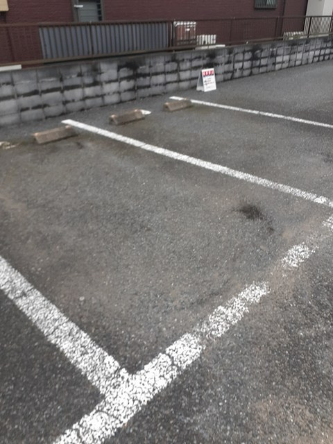 サンクレストの駐車場