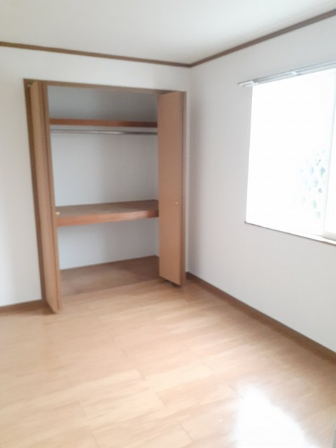 サンクレストの洋室