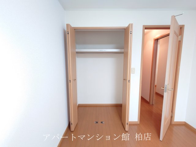 メゾン　ド　ジャンシアーヌAの居間・リビング