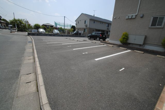 グリーンカトレアの駐車場