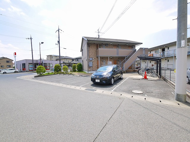カモミール菅原の駐車場