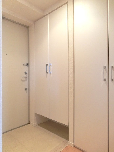 ParkAxis台東根岸の設備|玄関ダブルロックセキュリティです