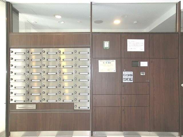 ParkAxis台東根岸の設備|不在時に便利な宅配ＢＯＸです