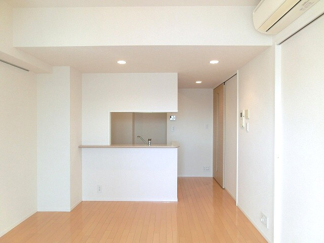 ParkAxis台東根岸の居間・リビング|ペット可、アップライトピアノ可