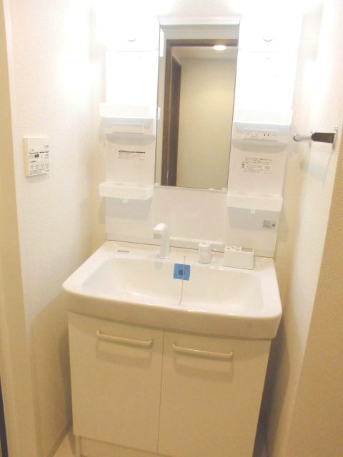 グリンヒル本郷元町の洗面所|※写真は同タイプの別室になります