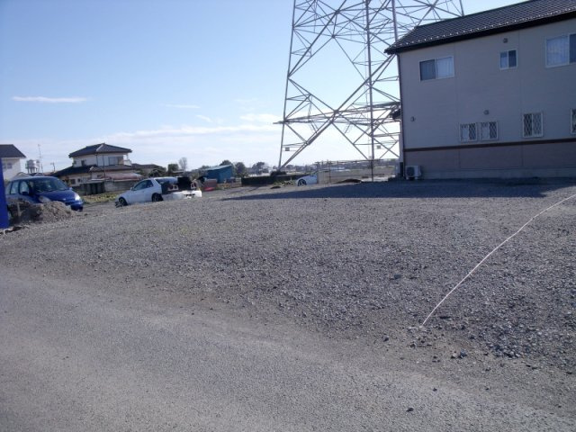 鴻巣市宮前の売地の前面道路含む現地写真