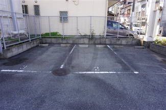 【駐車場】