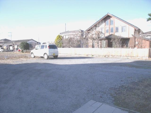 鴻巣市榎戸の売地の前面道路含む現地写真