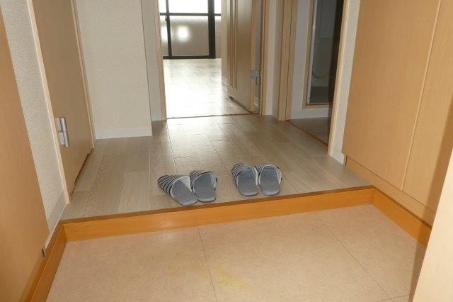 サンパレス幸町の玄関