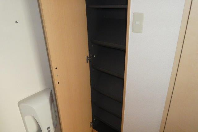 サンパレス幸町の収納|シューズボックス１