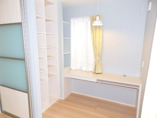 【設備】 | クラウド結城 | 書斎・パソコンスペースに！