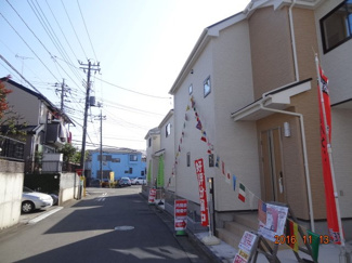 【前面道路含む現地写真】