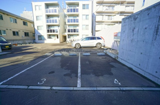 【駐車場】