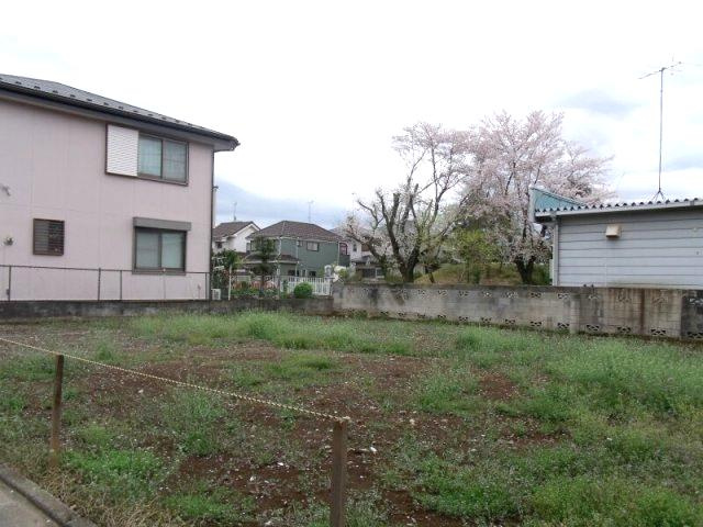 鴻巣市箕田の売地の前面道路含む現地写真