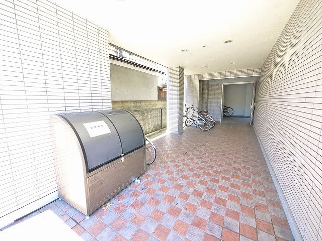 ブリリアント　アコーポリッシュのエントランス|キレイな共有スペース