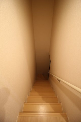 【内装】 | ラークヒルズ | 階段