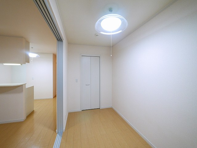 クレストハウスの洋室|使い勝手のいい洋室です